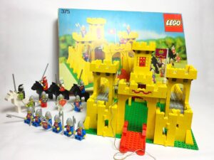 LEGO 375 castle